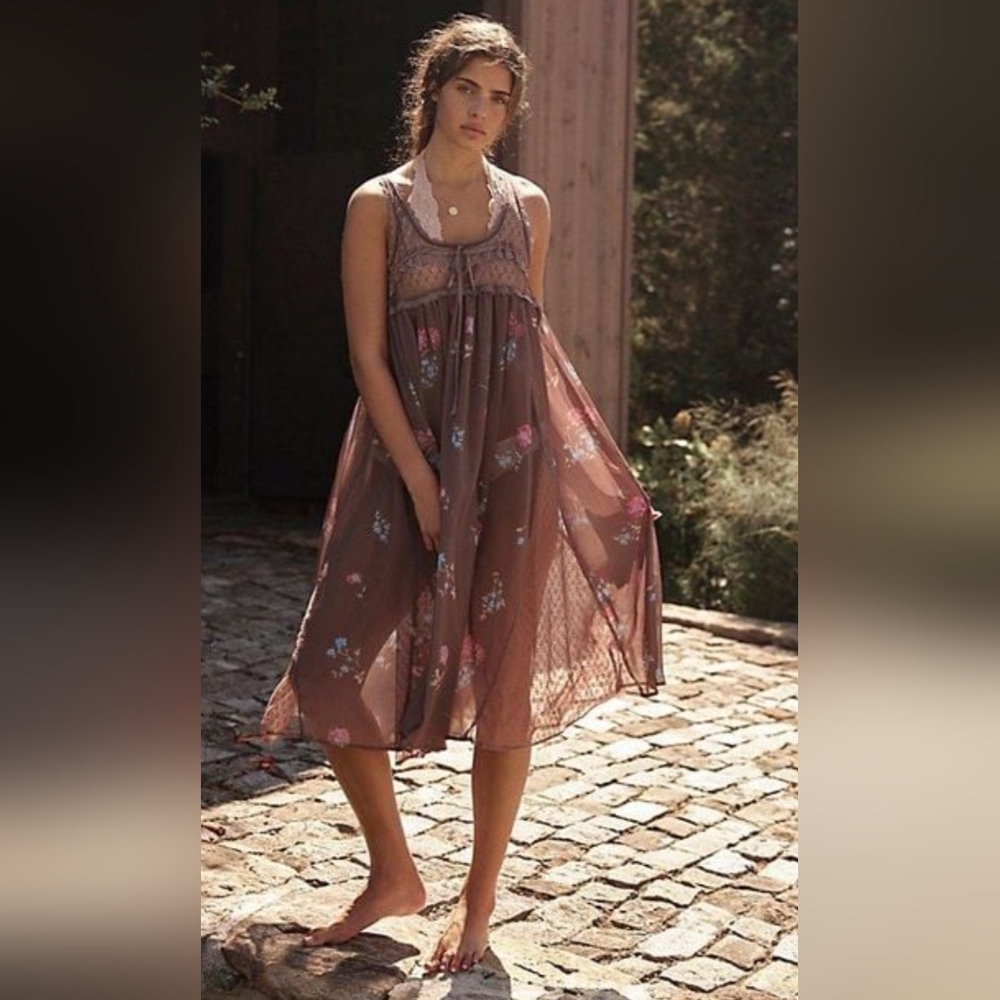 FREE PEOPLE INTEMATELY making Moved Midi Xs( Fits Loose)